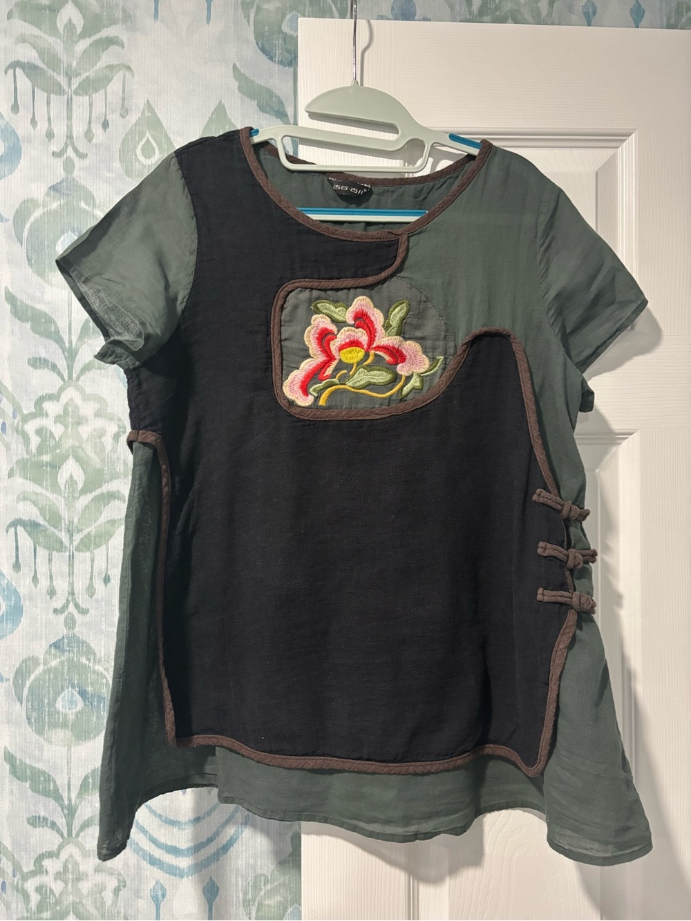 Peacock Ways Boho Embroidered Short Sleeve Top - Black & Olive